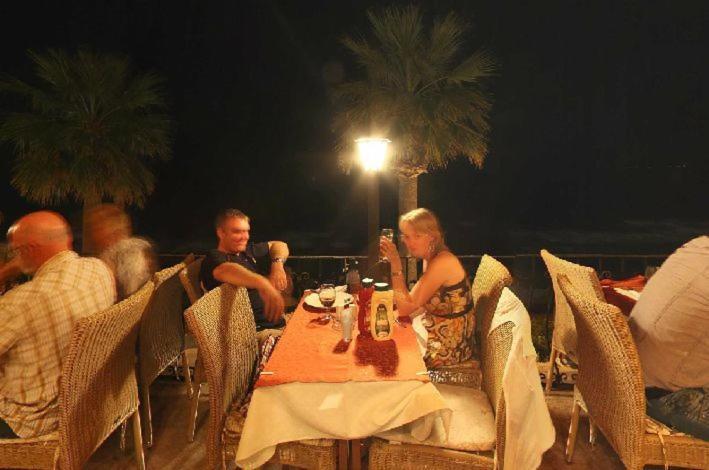Rosy Hotel Kusadası Exteriör bild